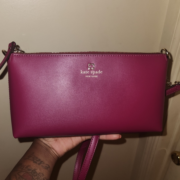 kate spade Handbags - NWOT Kate Spade Crossbody